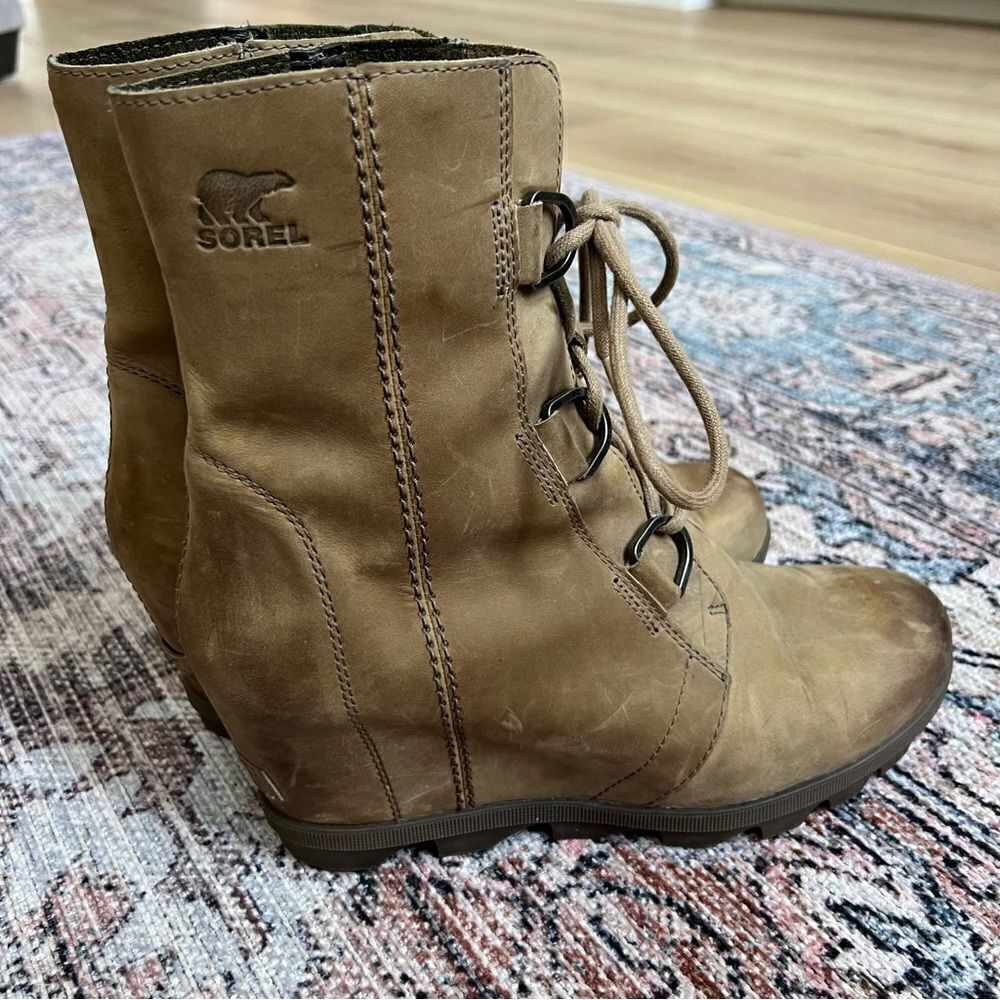 Sorel Joan of Arctic Wedge II Boots in Ash Brown Size 10 NL3018-240